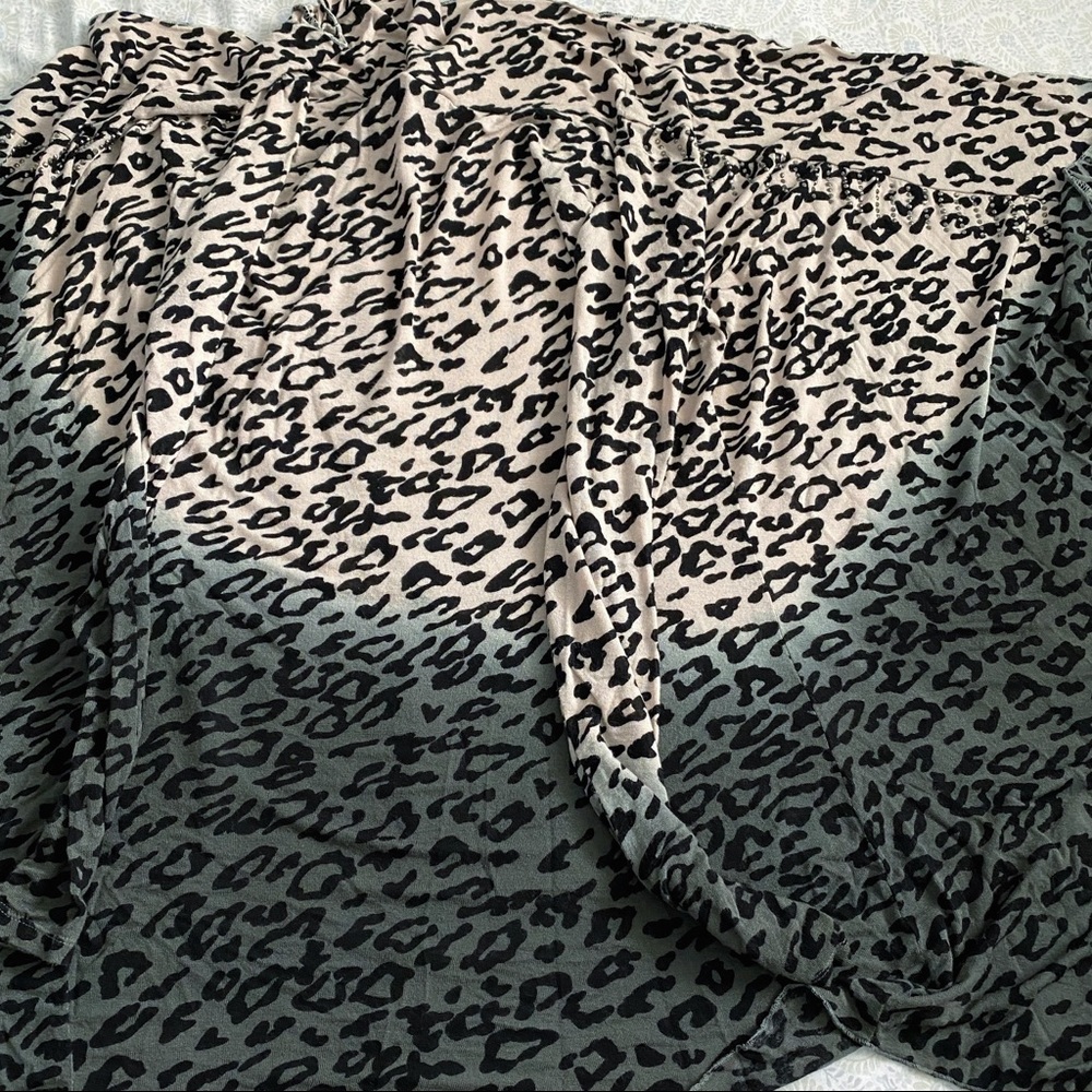 Daytrip leopard gradient cardigan, tan green - Picture 9 of 9
